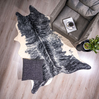 سجادة من جلد صناعي تصميم جلد البقر لون اسود  150*200 سم من كوتاج 