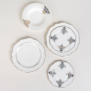 La Mesa white porcelain 18 pc dinner set