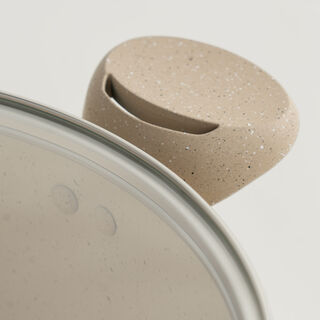 Alberto aluminum cooking pot with glass lid 6.8L, cream