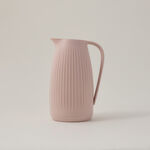 دلتي دلة بلاستيك باللون البينك الفاتح 1 لتر image number 0