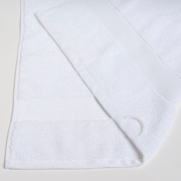 Boutique Blanche white ultra soft cotton bathroom towl 70*140 cm image number 3