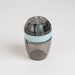 عصارة بلاستيك لون رمادي شفاف من البرتو