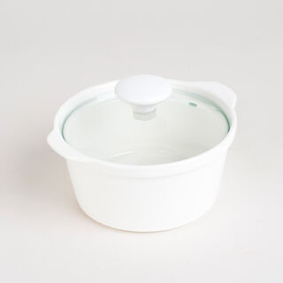 Porcelain 2Pcs Round Casseroles With Lid And Rattan Basket 0.6 L+ 0.6 L