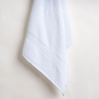 Boutique Blanche white ultra soft cotton bathroom towl 70*140 cm