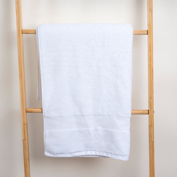 Boutique Blanche white ultra soft cotton bathroom towl 70*140 cm image number 4
