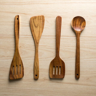 Alberto Acacia Wood Slotted Turner L:36Cm
