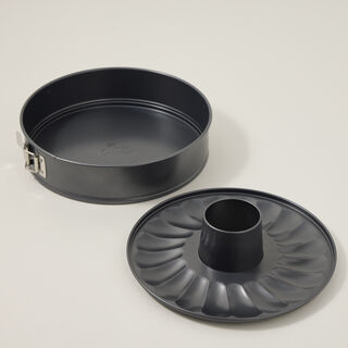 Betty Crocker Non Stick Springform Pan 2 Bottoms With Stainless Steel Lock, Grey Color Dia:28Cm