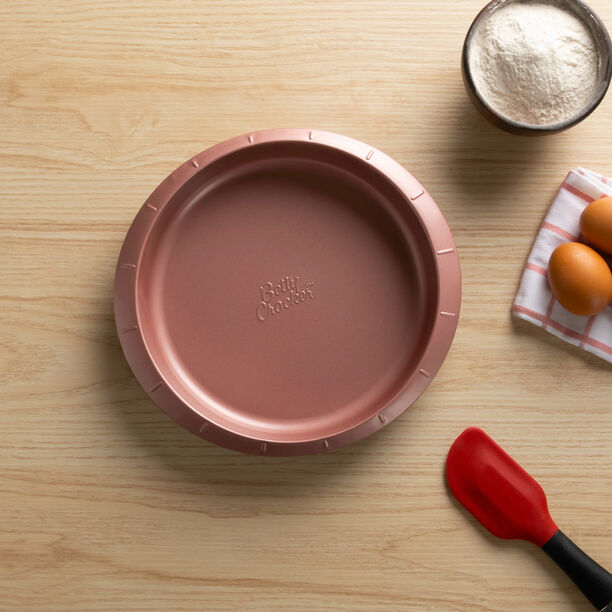 Betty Crocker Non Stick Round Pan Rose Color image number 1