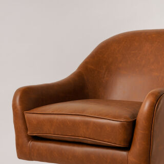 كرسي جلد بذراعين 72*75*86سم لون بني من هومز