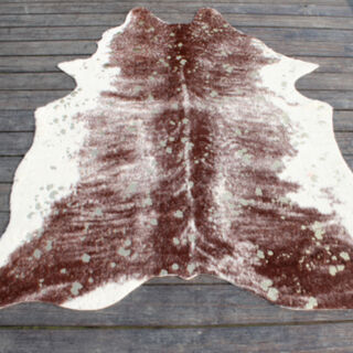 سجادة من جلد صناعي تصميم جلد البقر لون عنابي  150*200 سم من كوتاج 