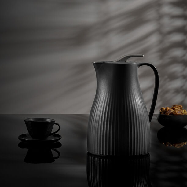 دلة بلاستيك لون رمادي غامق سعة 1 لتر من دلتي image number 5