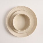 طقم عشاء بورسلان 18 قطعة باللون الكريمي من مجموعة قُرْب image number 1