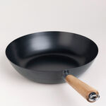 Alberto Non Stick Wok Pan With Wood Handle Round Shape Black image number 0