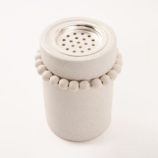 Selah collection off white ceramic oud burner 13*13*17 cm