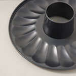 Betty Crocker Non Stick Springform Pan 2 Bottoms With Stainless Steel Lock, Grey Color Dia:28Cm image number 2