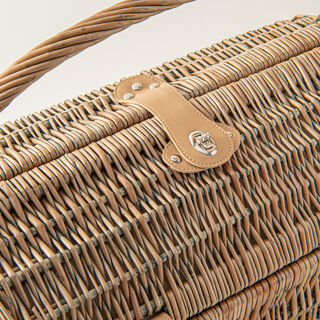 Willow picnic basket 26 pcs set for 4 person
