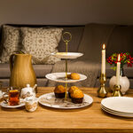 La Mesa Porcelain Cake Stand 3 Tiers Golden Garden image number 2