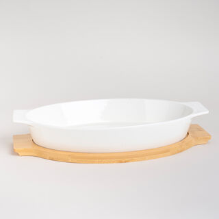 طبق فرن/تقديم بورسلان بقاعدة من الخيزران