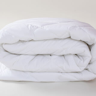 واقي مرتبة كوين ضد الماء قطن باللون الأبيض من بوتيك بلانش 180*200*25 سم