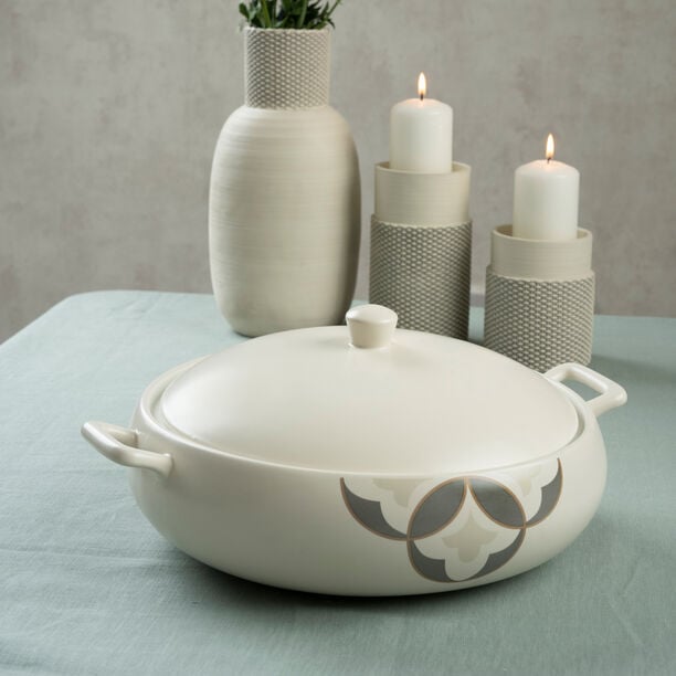 La Mesa white porcelain soup tureen image number 5