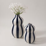 Homez Ceramic Blue And White Vase 11.7*11.7*18.2Cm image number 5