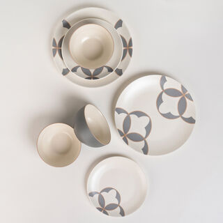 La Mesa grey/white porcelain 18 pc dinner set